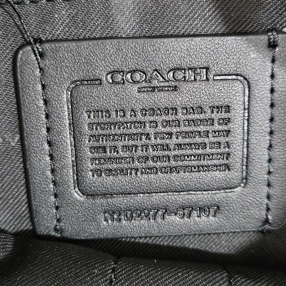 Coach Turn-Lock Chain Leather Tote Bag 2022 - Picture 16 of 16